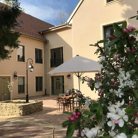 Bel Esprit - D'hotes Bed & Breakfast 3*