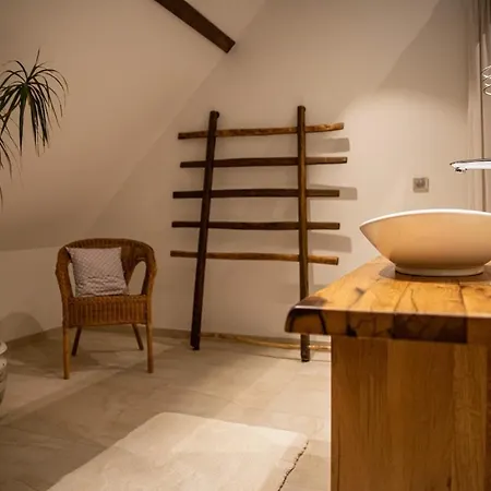 Bel Esprit - D'hotes Bed & Breakfast 3*